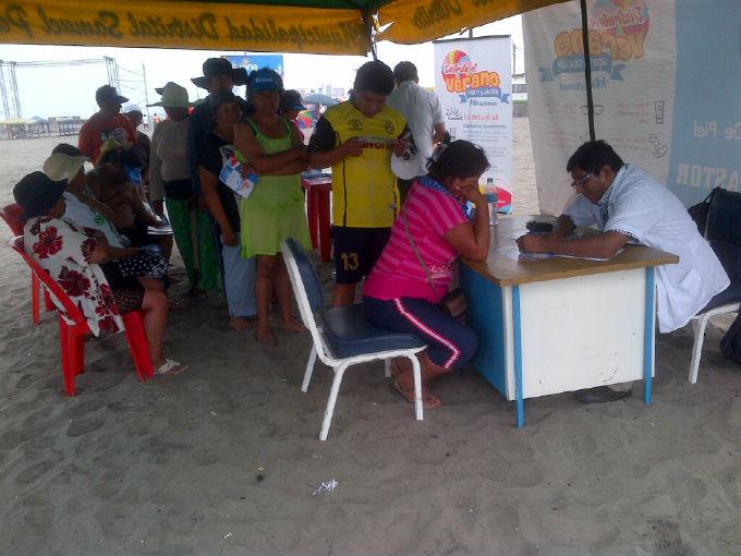 EsSalud previene cáncer del pie en campaña médica