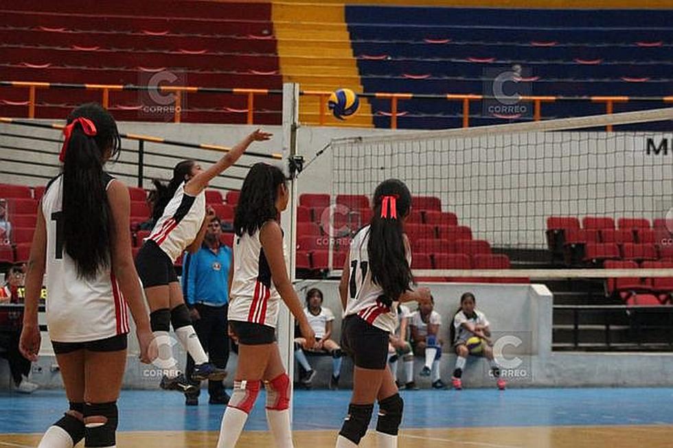 Jornada de mates en el regional de vóley escolar (FOTOS)