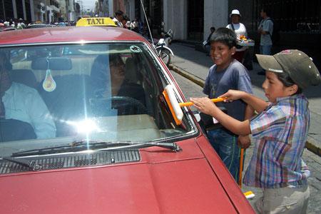 Dos mil niños en abandono