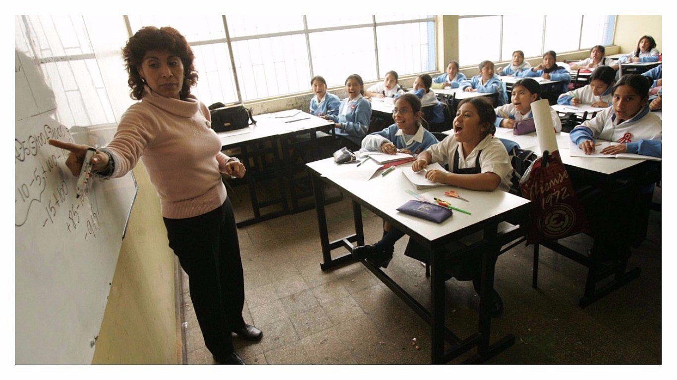 Minedu confirma nuevos beneficios para maestros y el piso salarial aumentará a 2 mil soles