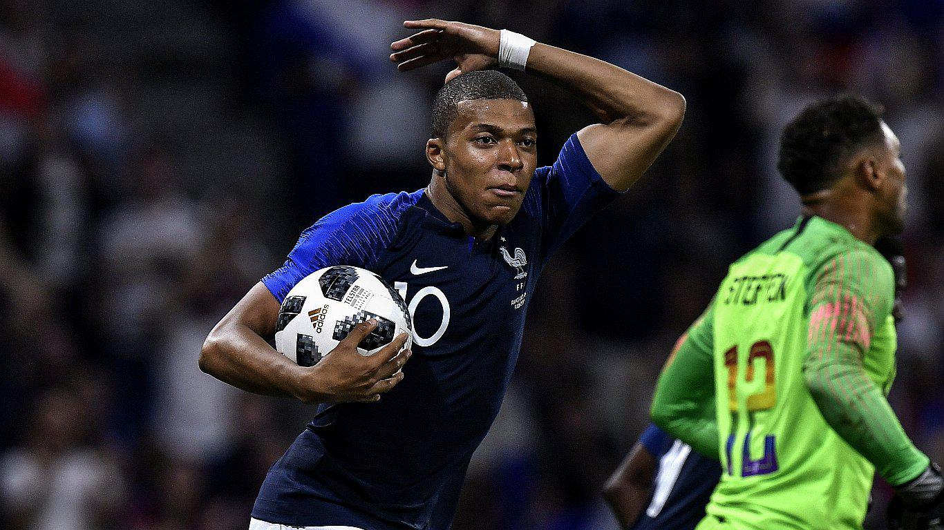 Francia no pudo contra Estados Unidos en casa y rescató un empate antes del Mundial