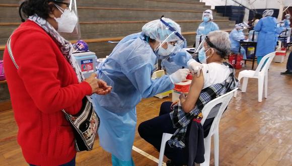 Chincha: instalarán puntos de vacunación en distritos para atender a mayores de 70 años.