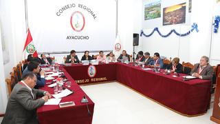 Ayacucho: En medio de enfrentamientos, consejeros logran distribuir las comisiones permanentes