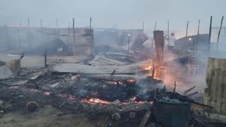 Incendio consume 14 casas en Villa Rosas en Paita