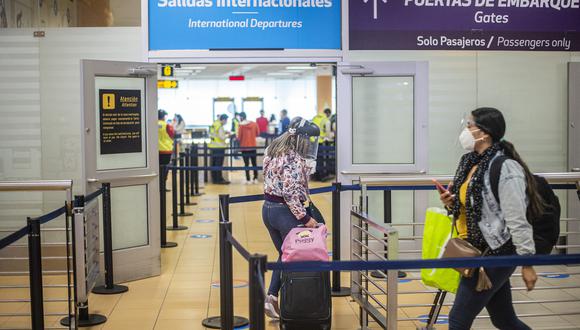 Peruanos pueden viajar a varios países sin necesidad de una visa de turista. (Foto: ERNESTO BENAVIDES / AFP)