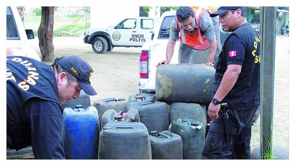 Policía interviene dos automóviles e incauta combustible extranjero
