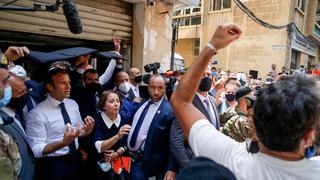 Gritos contra políticos del Líbano durante visita de Macron a Beirut