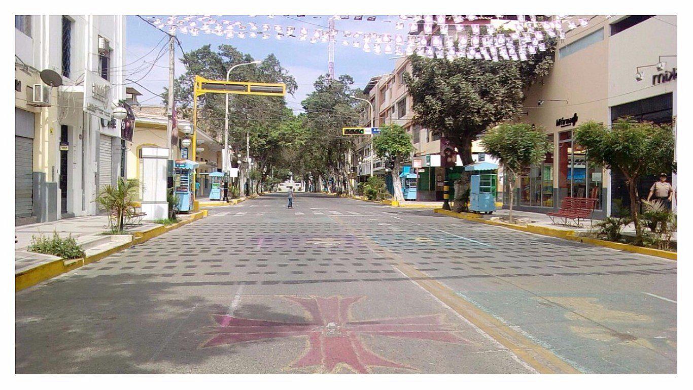 El mercado y el centro de Piura lucen vacíos (VIDEO)