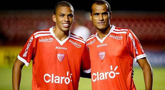 Rivaldo y su hijo anotaron en la victoria del Mogi Mirim