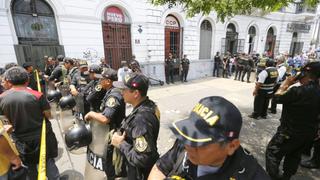 Hallan hondas, machetes y pasamontañas en locales de Nuevo Perú y de la Confederación Campesina