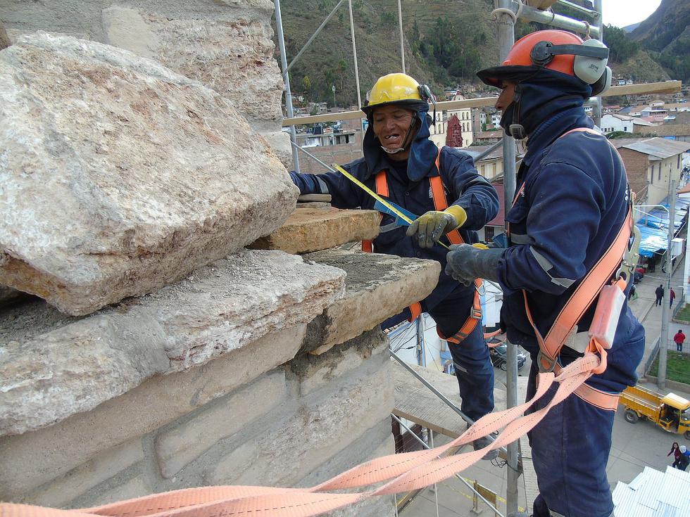 Con más de 60 toneladas de piedra cancanya restauran iglesia Santo Domingo