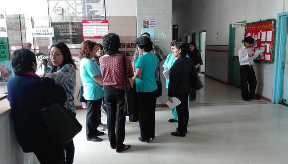 Trabajadores del hospital Unanue se oponen a transferencia de 60 mil soles a la región salud