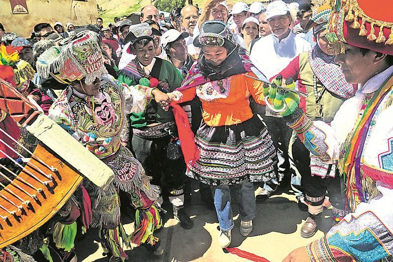 Keiko se compromete a reparar a víctimas de esterilizaciones forzadas