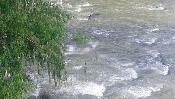 Hallan cadáver de varón atrapado en medio de las rocas en el río Chili