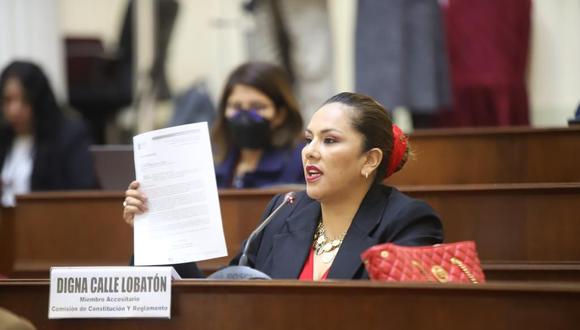 Digna Calle ha sido acusada por abandono del cargo ante la subcomisión. (Foto: Congreso)