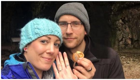 Llevó su anillo de compromiso por un año sin saberlo y cuando se dio cuenta reaccionó así [VIDEO]