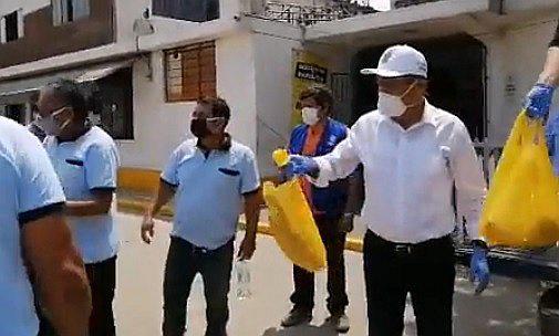 Donan 800 patos  a taxistas que dejaron de trabajar por la cuarentena 