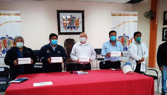 Comando COVID de Camaná da un mes de plazo para reanudar obras de hospitales