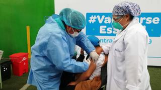 Huancavelica: Vacunan a grupos de personas vulnerables