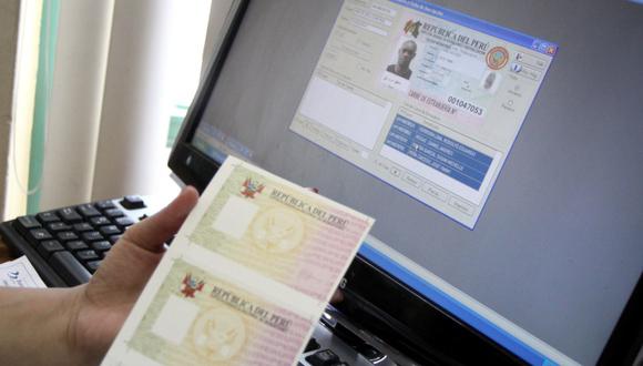 El pasaporte electrónico es tramitado en las oficinas de Migraciones. (Foto: GEC)