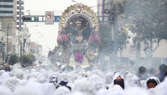 Asimismo, sigue las recomendaciones del Ministerio del Minsa en caso un familiar, amigo, hijo o persona se desmaye durante la procesión. Foto: GEC