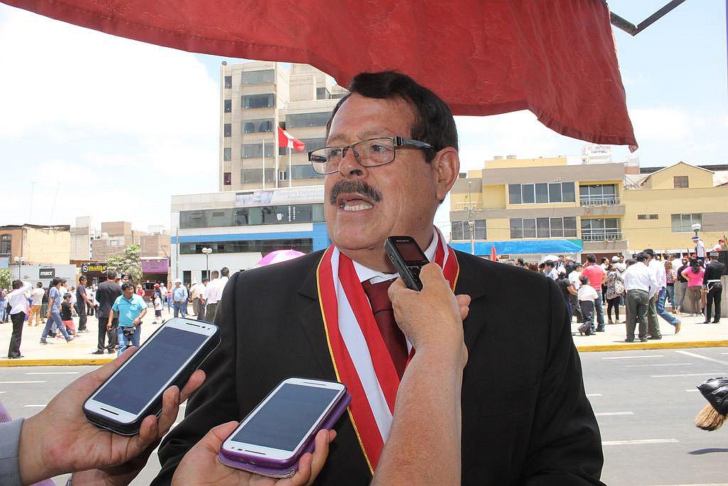 Anuncia nuevas sanciones contra el exvicerrector Vera