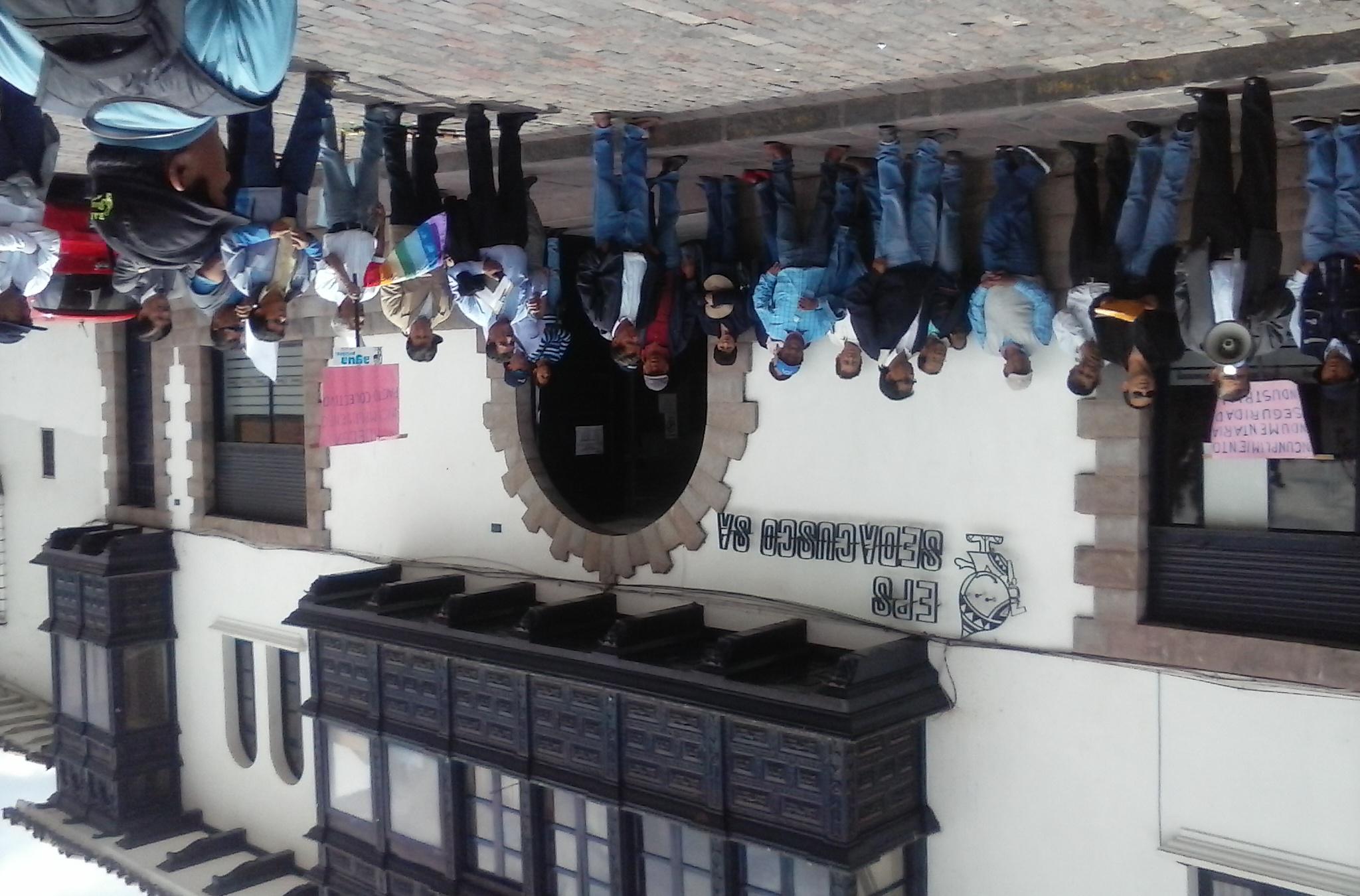 Trabajadores de Seda Cusco acataron paro exigiendo incremento de sueldos