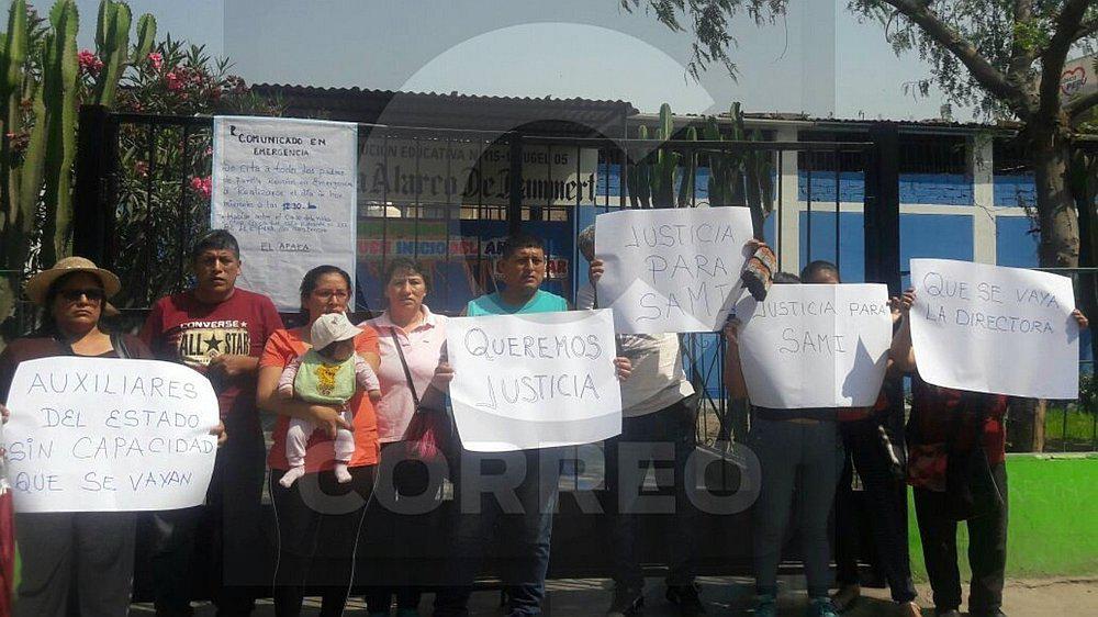 Niña de 5 años pierde el dedo en colegio de SJL (VIDEO)