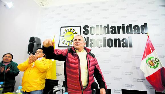 Luis Castañeda pide realizar una "correcta" indagación sobre "focus grup" de Villarán