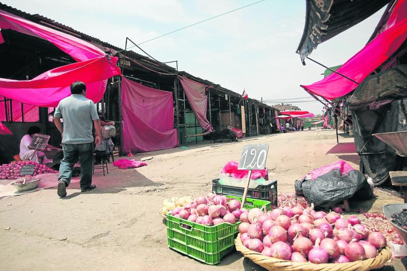 Agricultores afectados por el cierre de La Parada