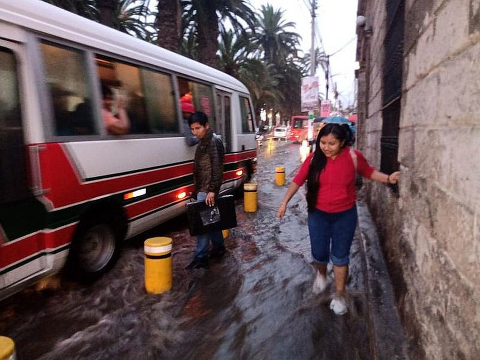 Ciudad de Tacna colapsa por intensas lluvias 
