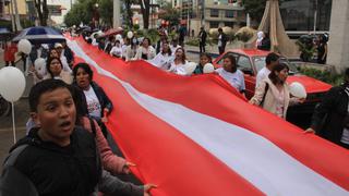 Pobladores marchan por la paz en Arequipa