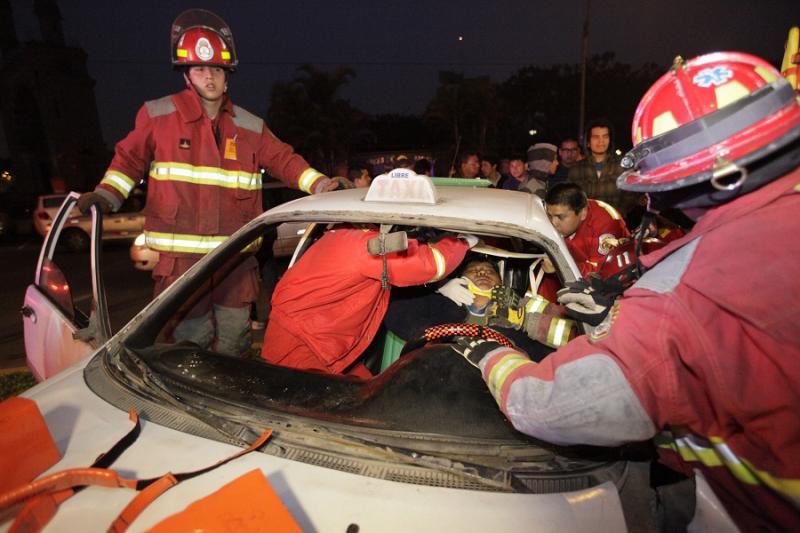 Mujer presuntamente ebria provoca accidente de tránsito en Surco