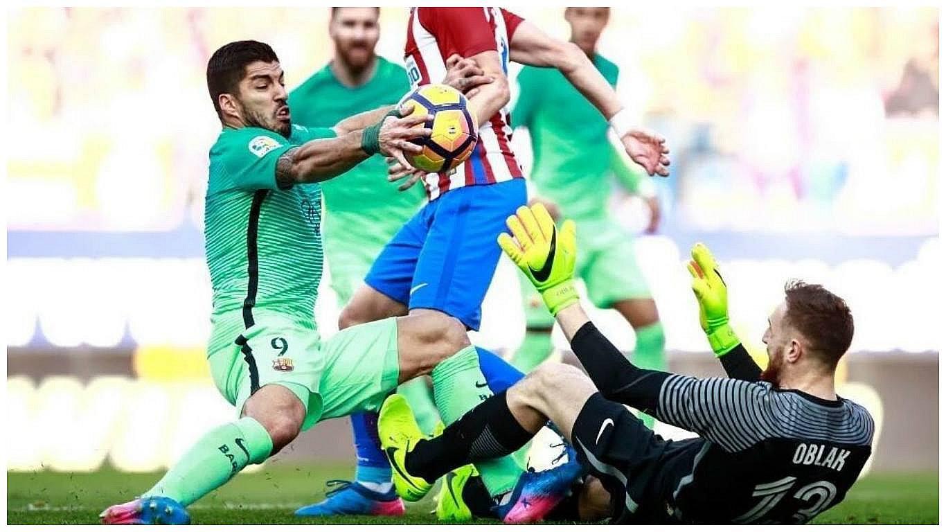 Anulan gol a Luis Suárez en encuentro con el Atlético de Madrid