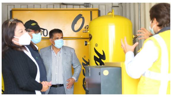 Ayer se instalaron dos plantas estables y municipio de Trujillo anunció el reparto de oxígeno casa por casa con sus equipos rodantes. Se busca frenar muertes por coronavirus, que ya cobraron la vida de 3,572 liberteños. (Foto: Cortesía)