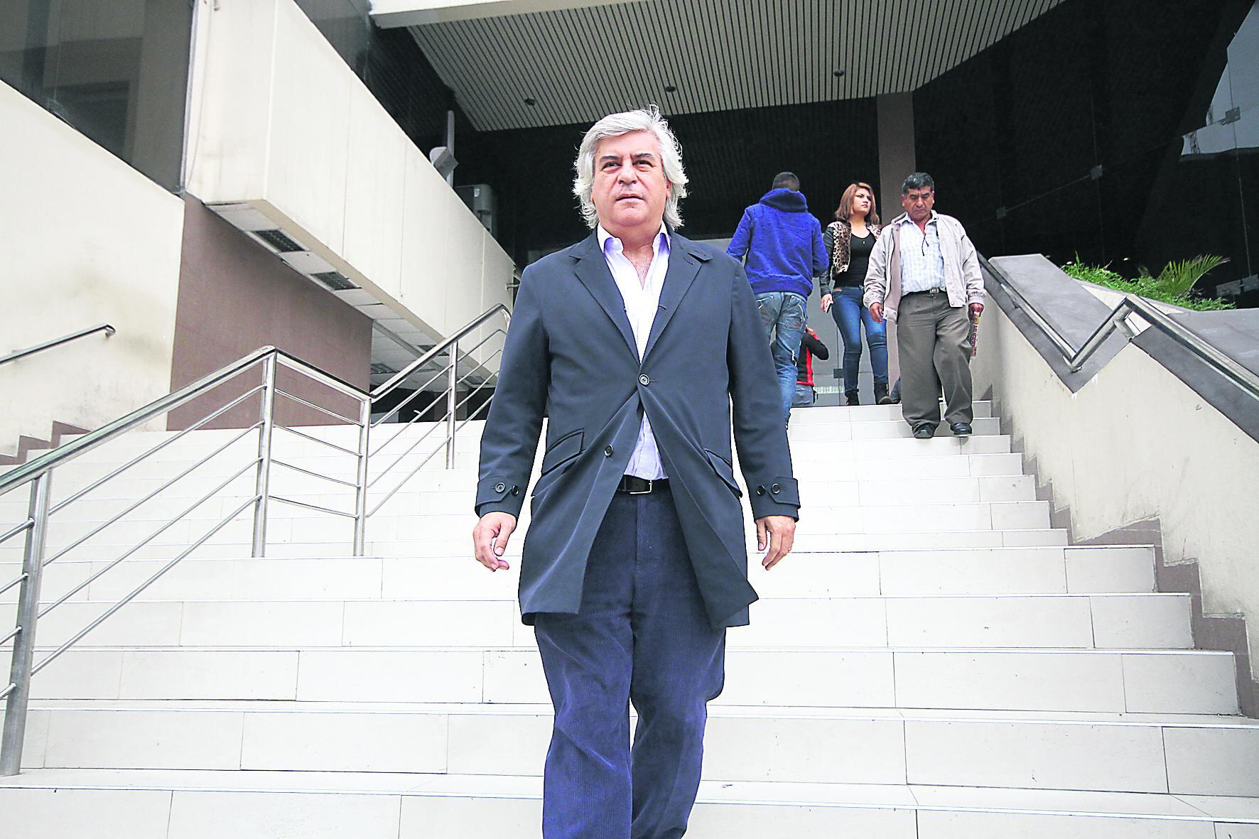 Fernando Olivera dice tener indicios de que Nadine Heredia y Ollanta Humala preparan fuga