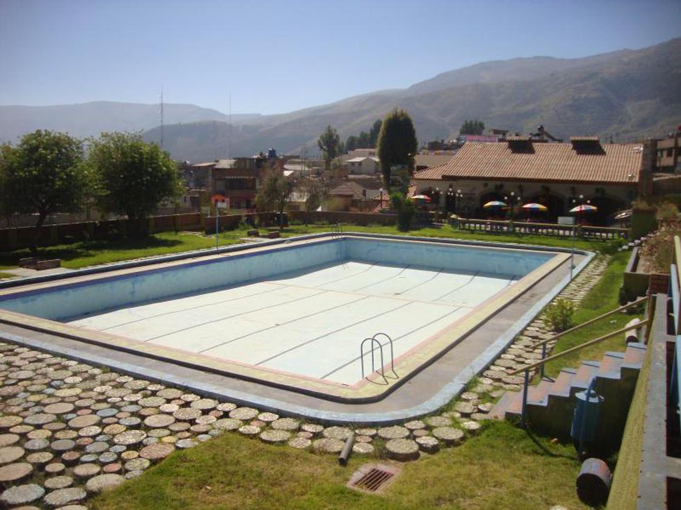La segunda piscina atemperada del Perú  luce en el olvido 