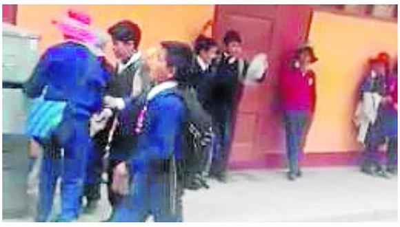 ​Abejas invaden colegio y atacan a escolares de primaria (VIDEO)