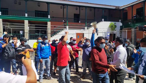 Serenos y obreros acataron medidas de protesta