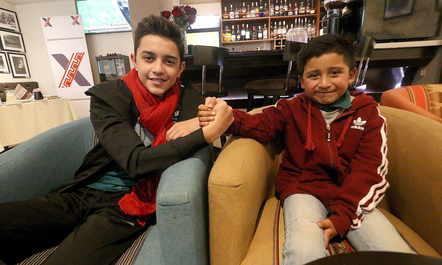 Niño que cantó 'Recuérdame' en quechua conoció al intérprete original