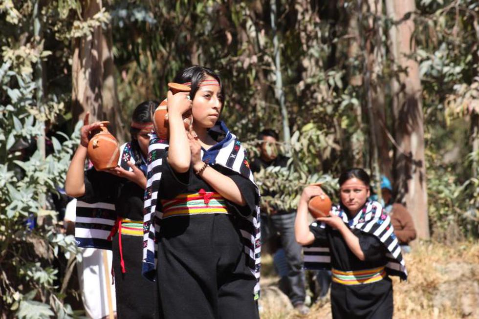 Miles de turistas presencian el Pagapu Wanka en Huari