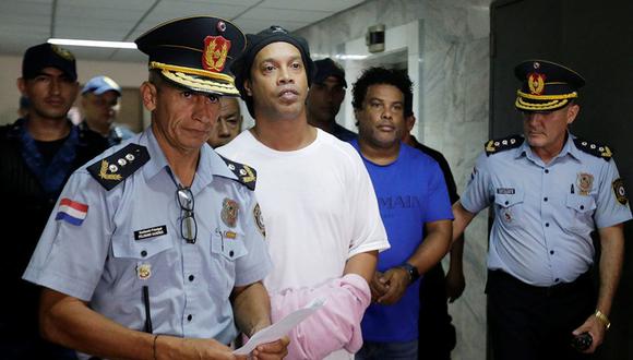 Ronaldinho se encuentra detenido desde marzo de este año. (Foto: AP)