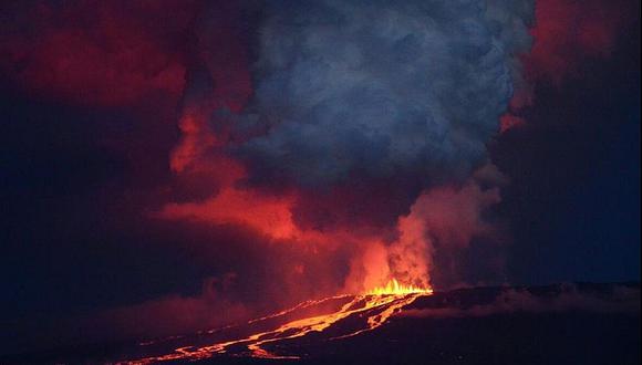 Ecuador: Erupción de un volcán en Galápagos obliga a evacuación de población (VIDEO)