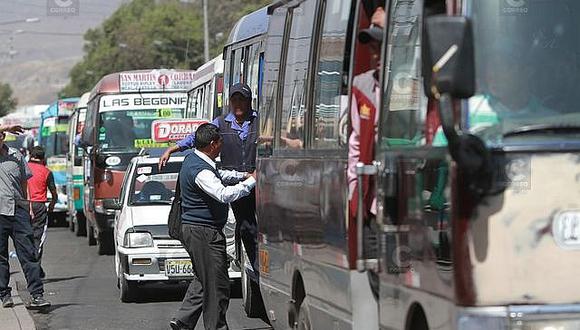 Multarán a transportistas que maltraten a pasajeros con 2 mil 100 soles