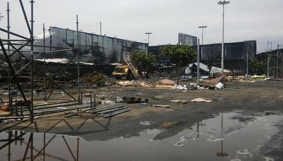 ​Asia: Continúan los trabajos de remoción de escombros tras incendio en tienda Wong