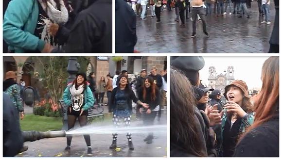 Año Nuevo 2016: Turistas mochileros son desalojados a manguerazos de la Plaza de Armas de Cusco (Vídeo)