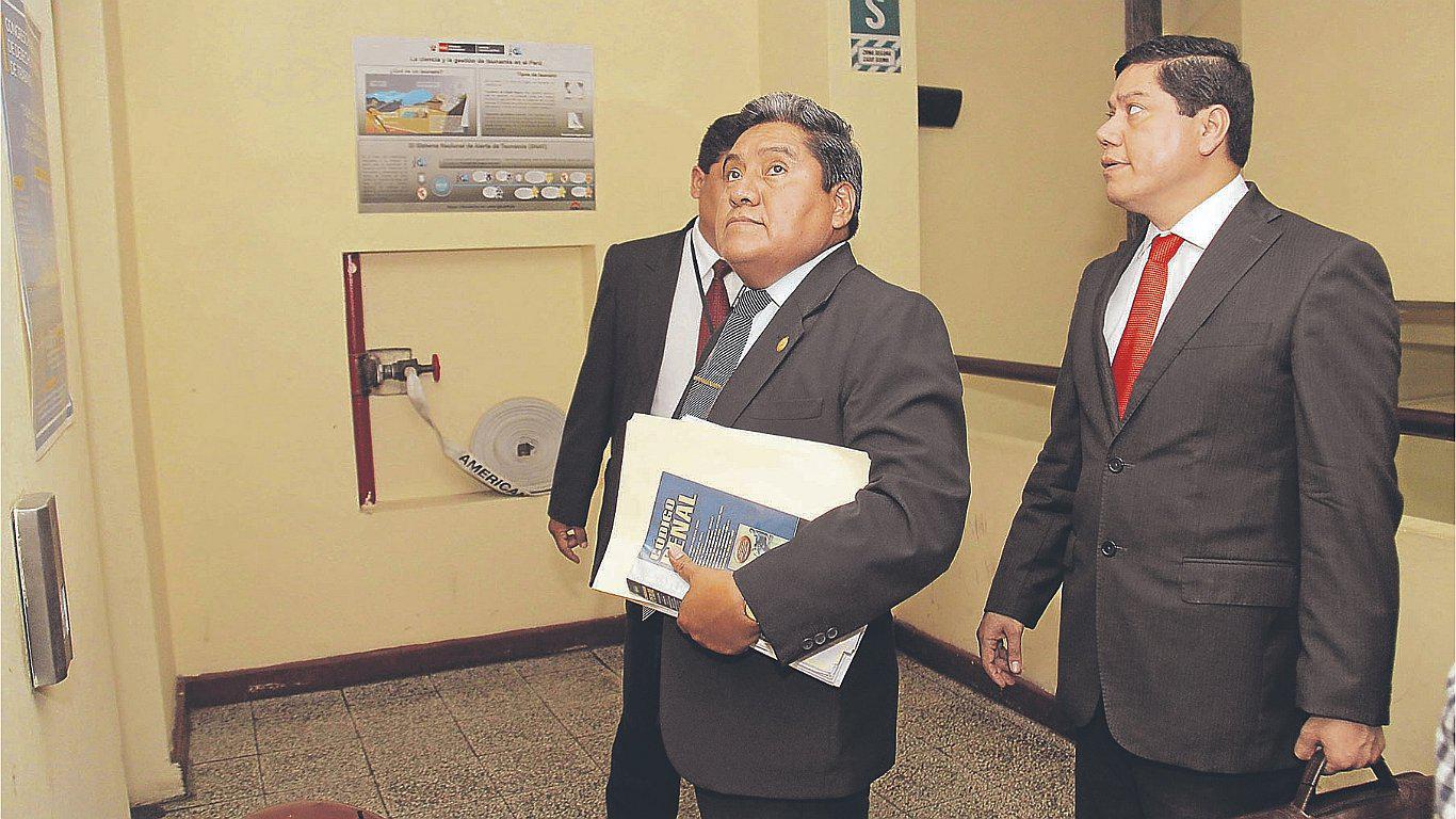 Fiscal que tiene sonados casos  afirma que hay “situaciones anómalas”  