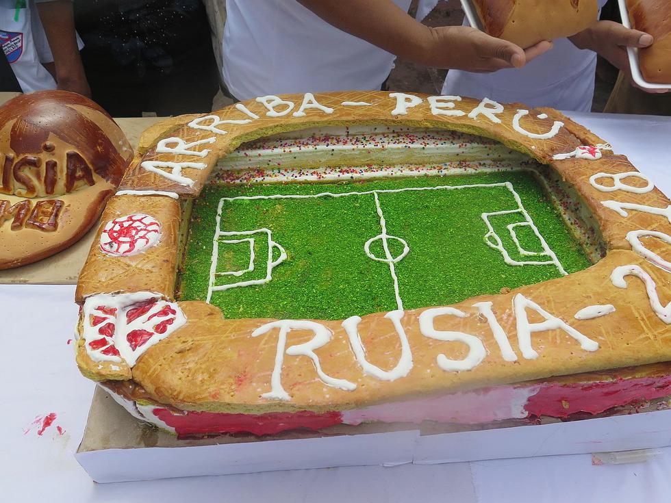 Maestros reposteros hacen panes con las camisetas de Guerrero, Farfán, Flores y Cueva