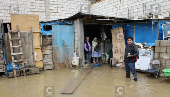Tarma: inundación deja atrapada a anciana en vivienda 