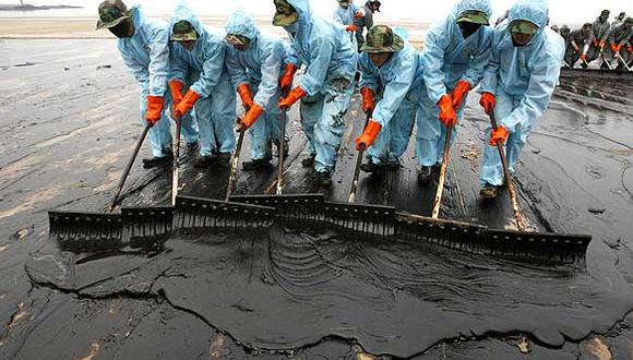 ​Estados Unidos: Oleoducto se rompe y vierte 80.000 litros de petróleo al océano